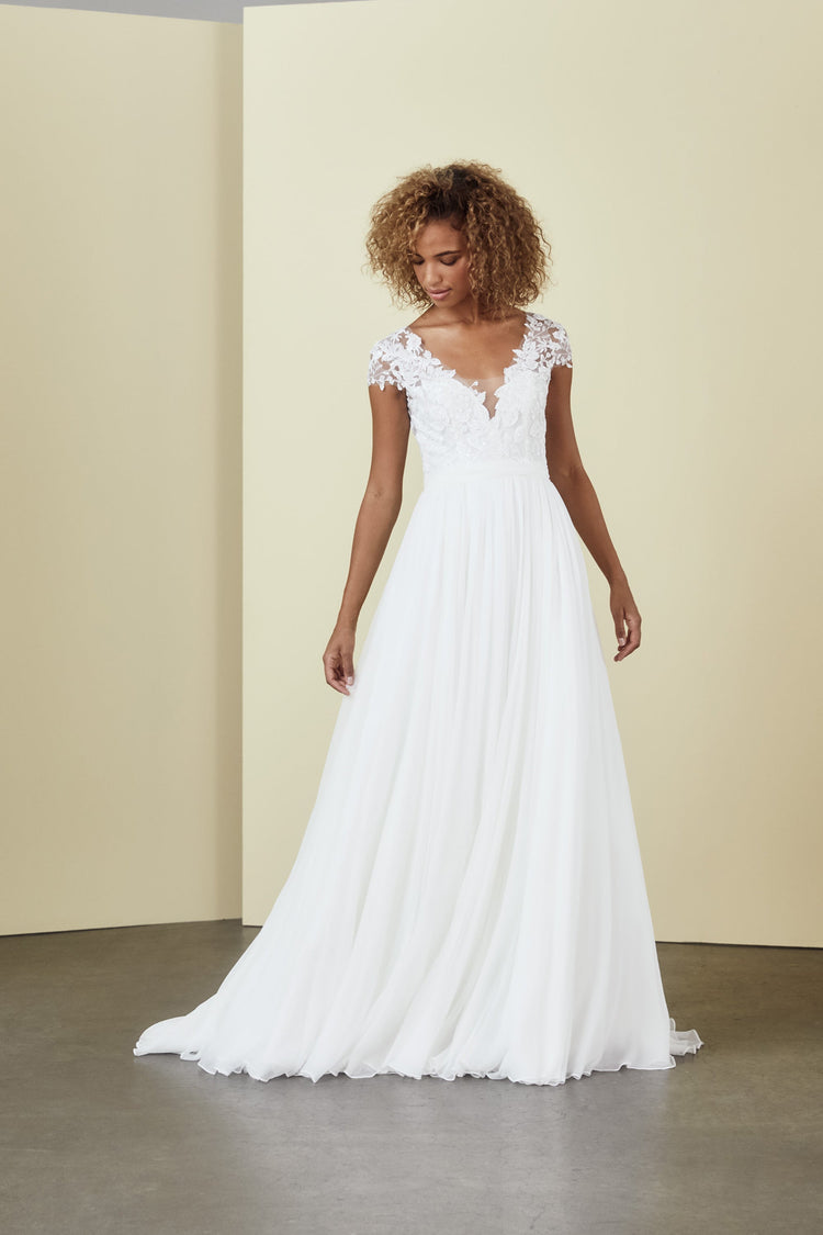 Tia, dress from Collection Amsale, Fabric: silk-chiffon