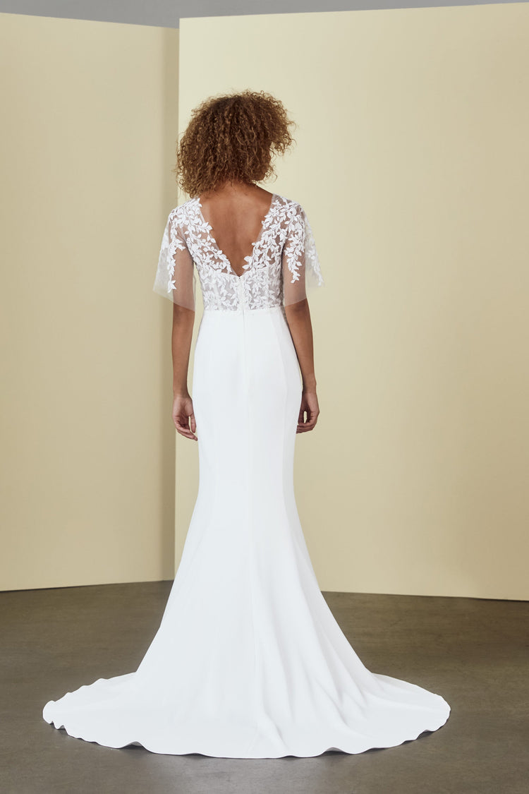 Paloma, dress from Collection Amsale, Fabric: crepe