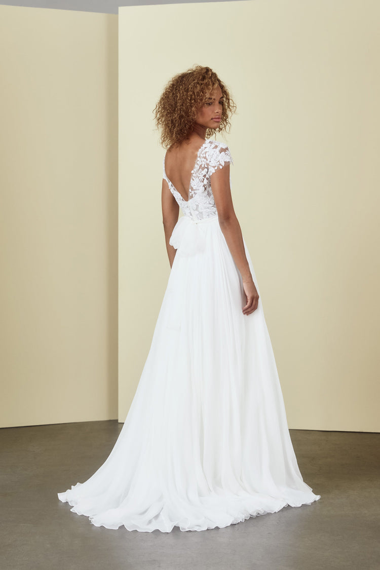 Tia, dress from Collection Amsale, Fabric: silk-chiffon