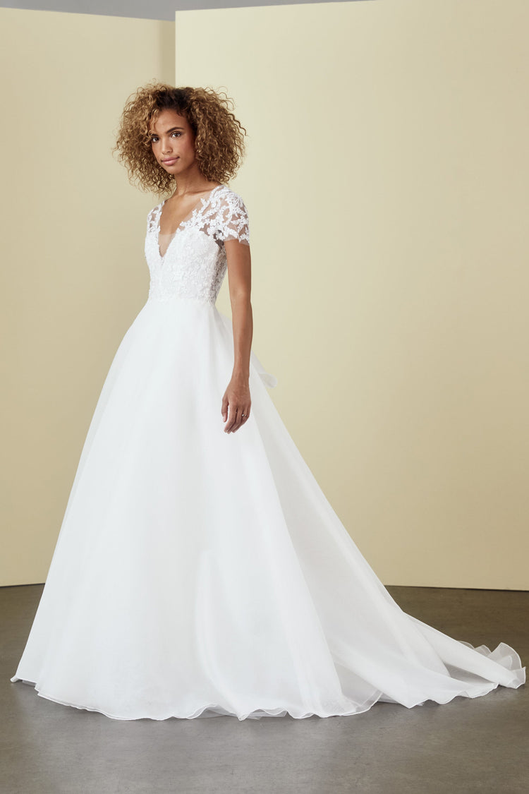 Samira, dress from Collection Amsale, Fabric: organza