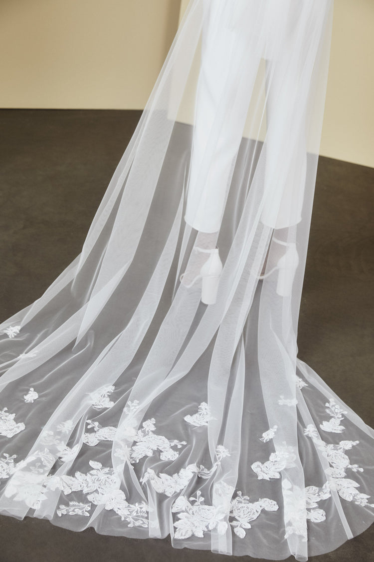 Eddie, dress from Collection Amsale, Fabric: crepe
