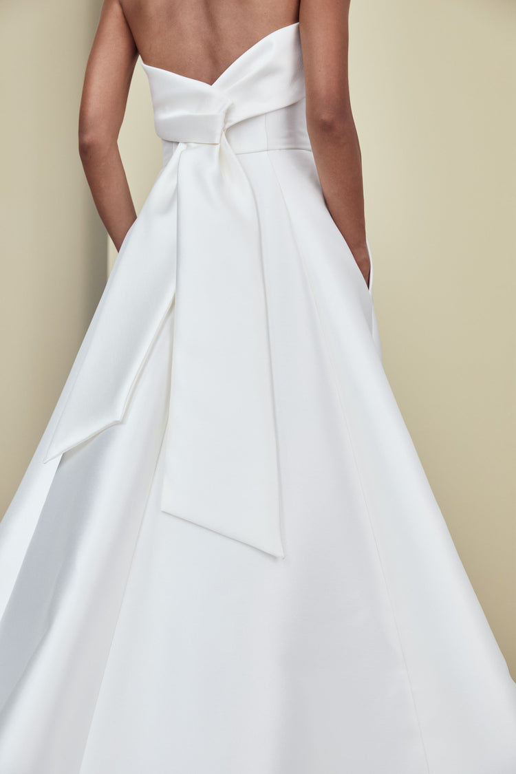 Rainey, dress from Collection Amsale, Fabric: mikado