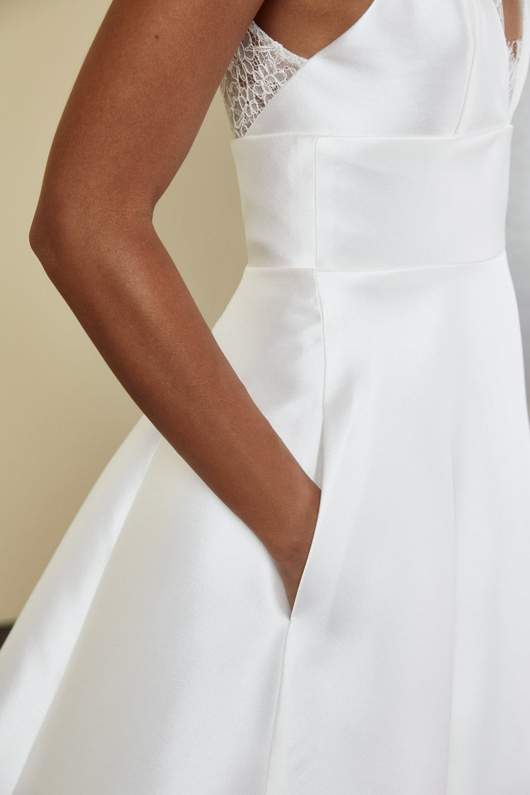 Smith, dress from Collection Amsale, Fabric: mikado