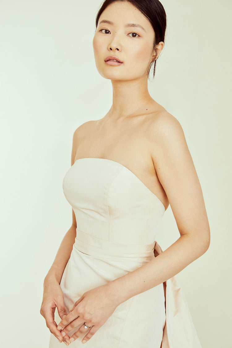 Marland, dress from Collection Amsale, Fabric: moire