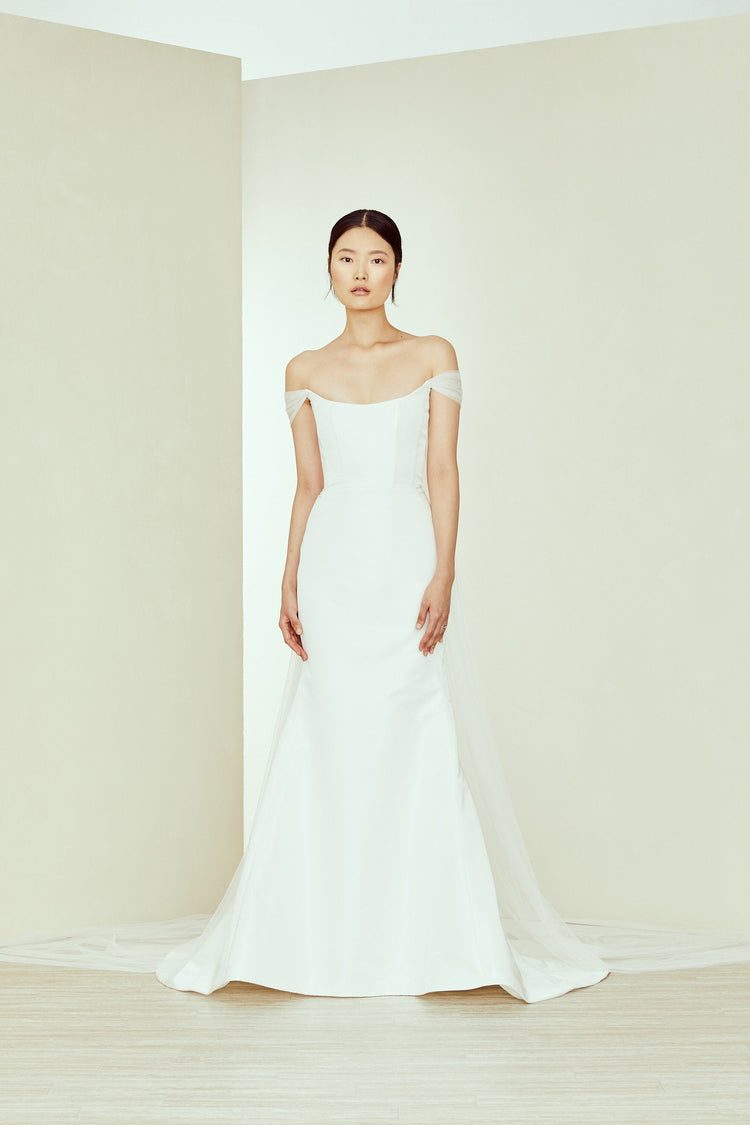 Salem, dress from Collection Amsale, Fabric: radzimir