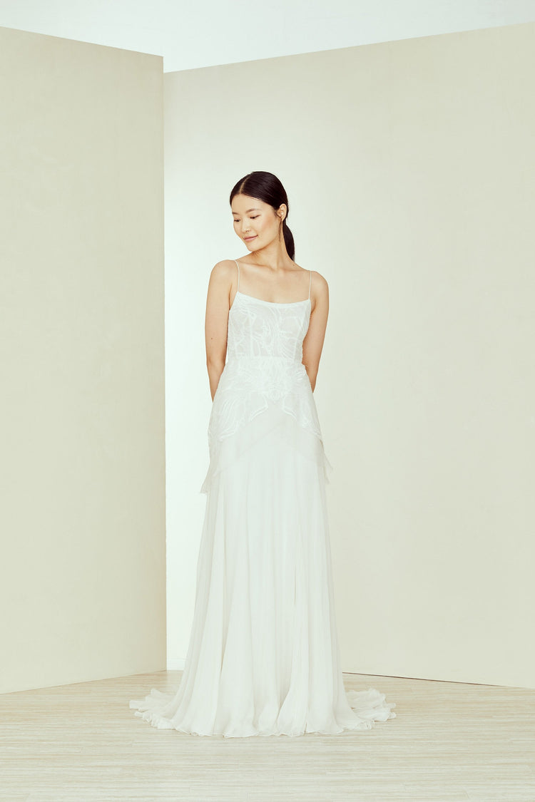 Ari, dress from Collection Amsale, Fabric: chantilly