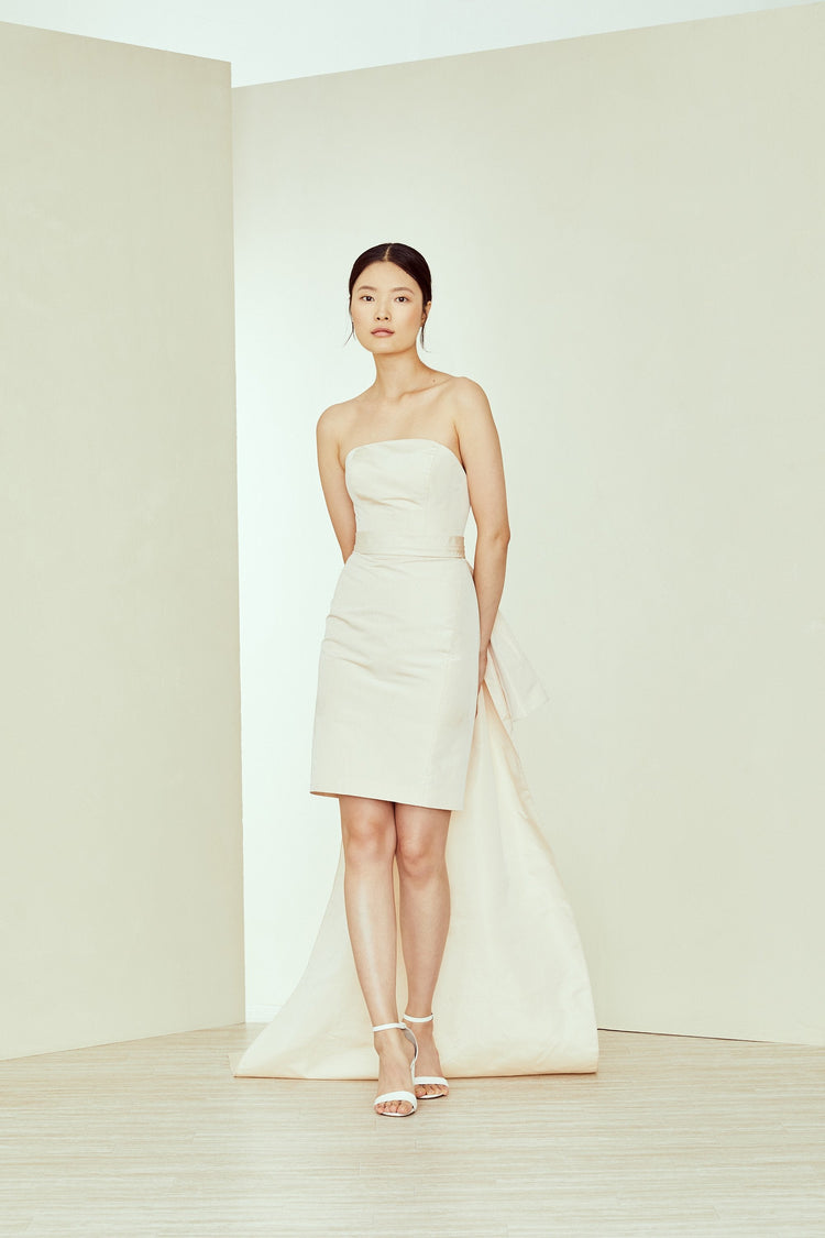 Marland, dress from Collection Amsale, Fabric: moire