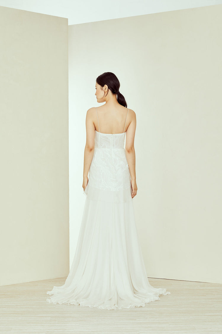 Ari, dress from Collection Amsale, Fabric: chantilly