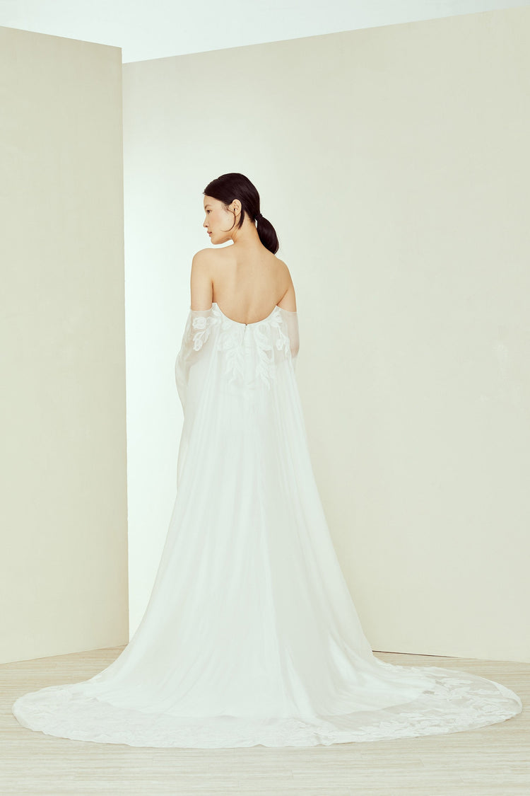 Angeline, dress from Collection Amsale, Fabric: faille