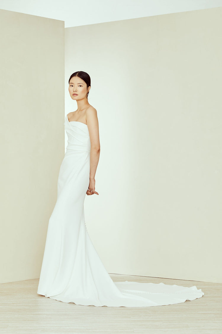 Adriana, dress from Collection Amsale, Fabric: crepe
