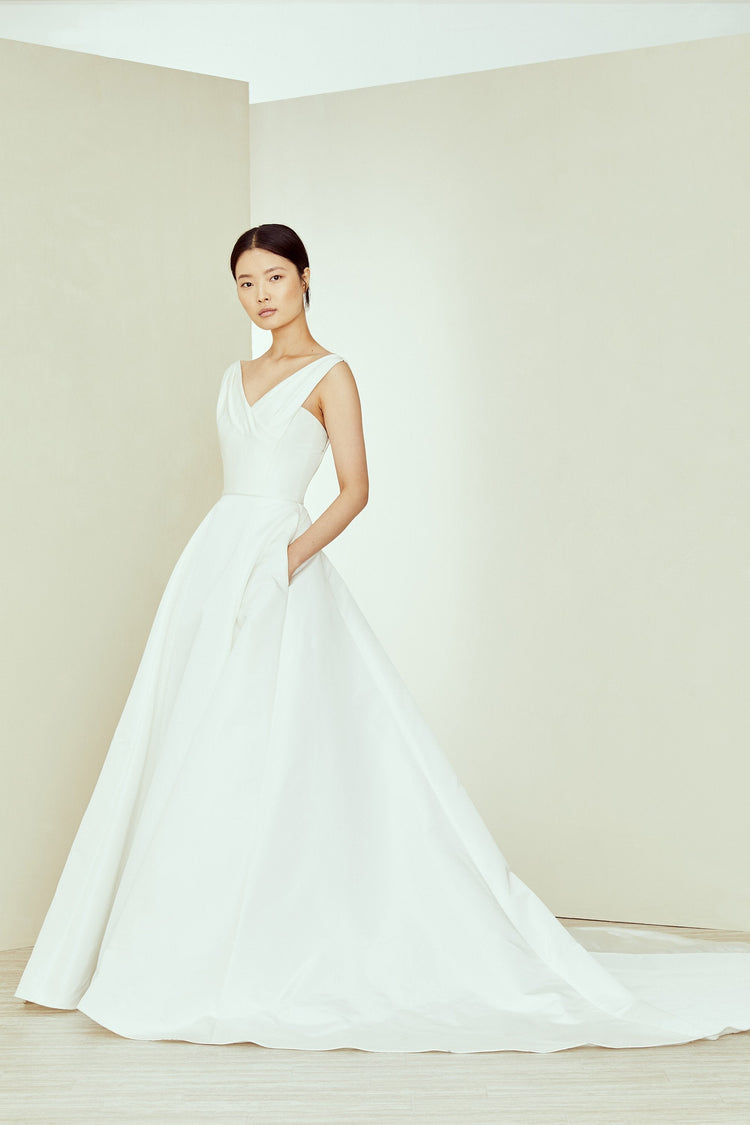 Cambridge, dress from Collection Amsale, Fabric: faille