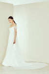 Salem, dress from Collection Amsale, Fabric: radzimir