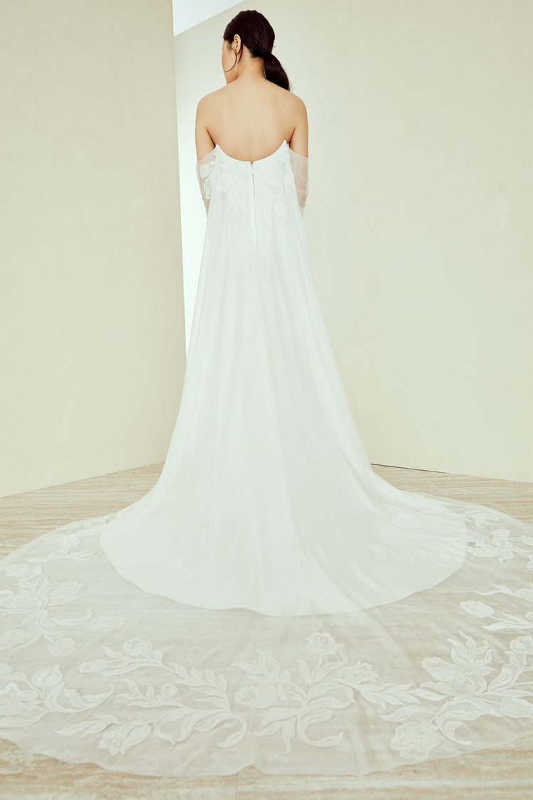 Angeline, dress from Collection Amsale, Fabric: faille