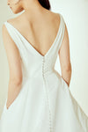 Cambridge, dress from Collection Amsale, Fabric: faille