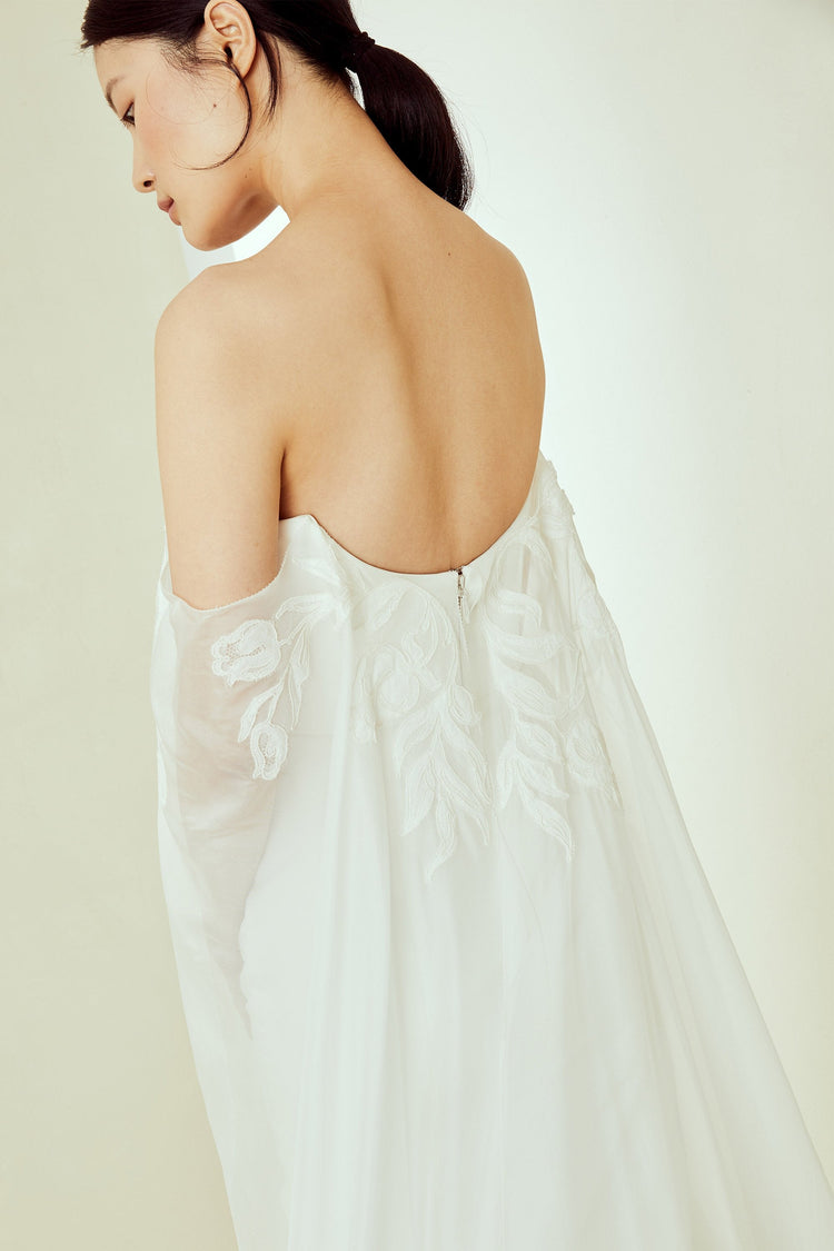 Angeline, dress from Collection Amsale, Fabric: faille