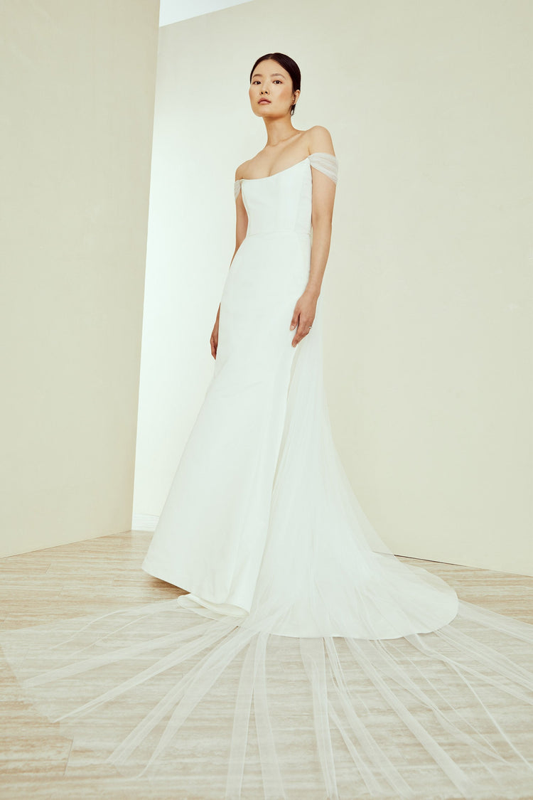 Salem, dress from Collection Amsale, Fabric: radzimir