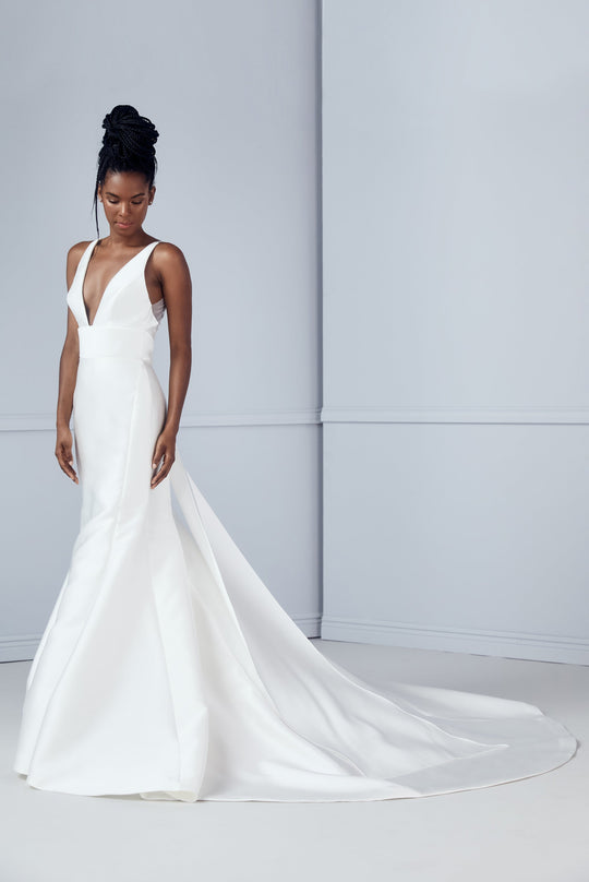 September, $4,550, dress from Collection Amsale, Fabric: mikado
